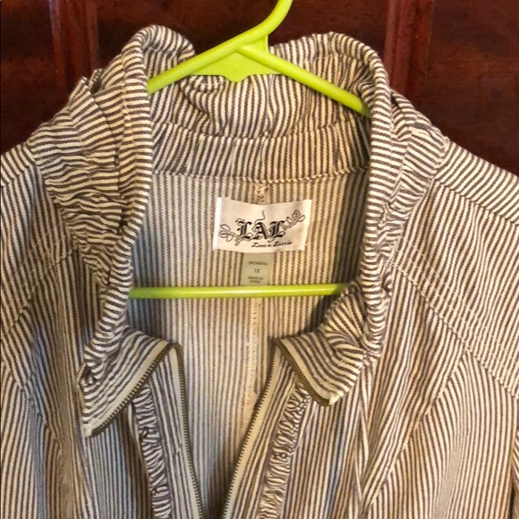 EUC Live a Little zippered 🧥 - Picture 2 of 4